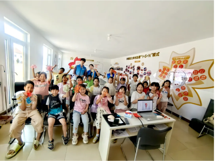 【雷锋杂志】热辣滚烫的夏天，藏马镇迎来了最“有料”的大学生