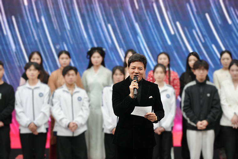 影视学院学子以专业演绎致敬时代与青春