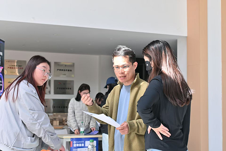 设计与美术学院举办专场招聘会