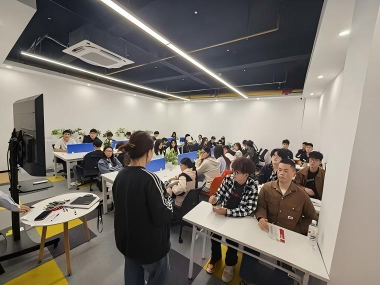 应用技术学院学生赴三地企业开启电商实习