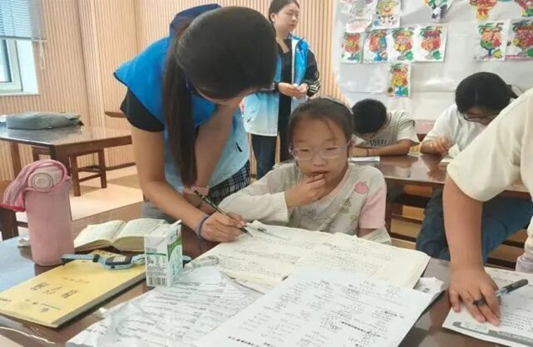 三下乡纪实｜“启航·童心筑梦”服务队:以青春陪伴少年追梦征途